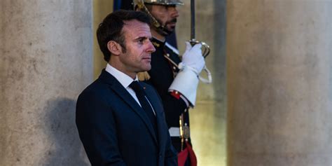 Une stratégie destructrice en marche : Macron s&rsquo;engager dans une guerre médiatique qui menace l&rsquo;économie française