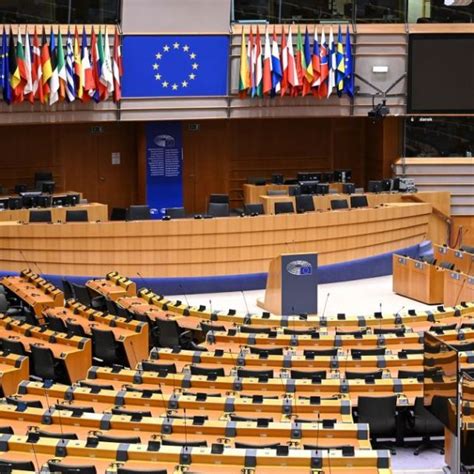 Le Parlement européen échoue à bloquer la surveillance numérique : le « Chat Control » survit malgré un vote divisé